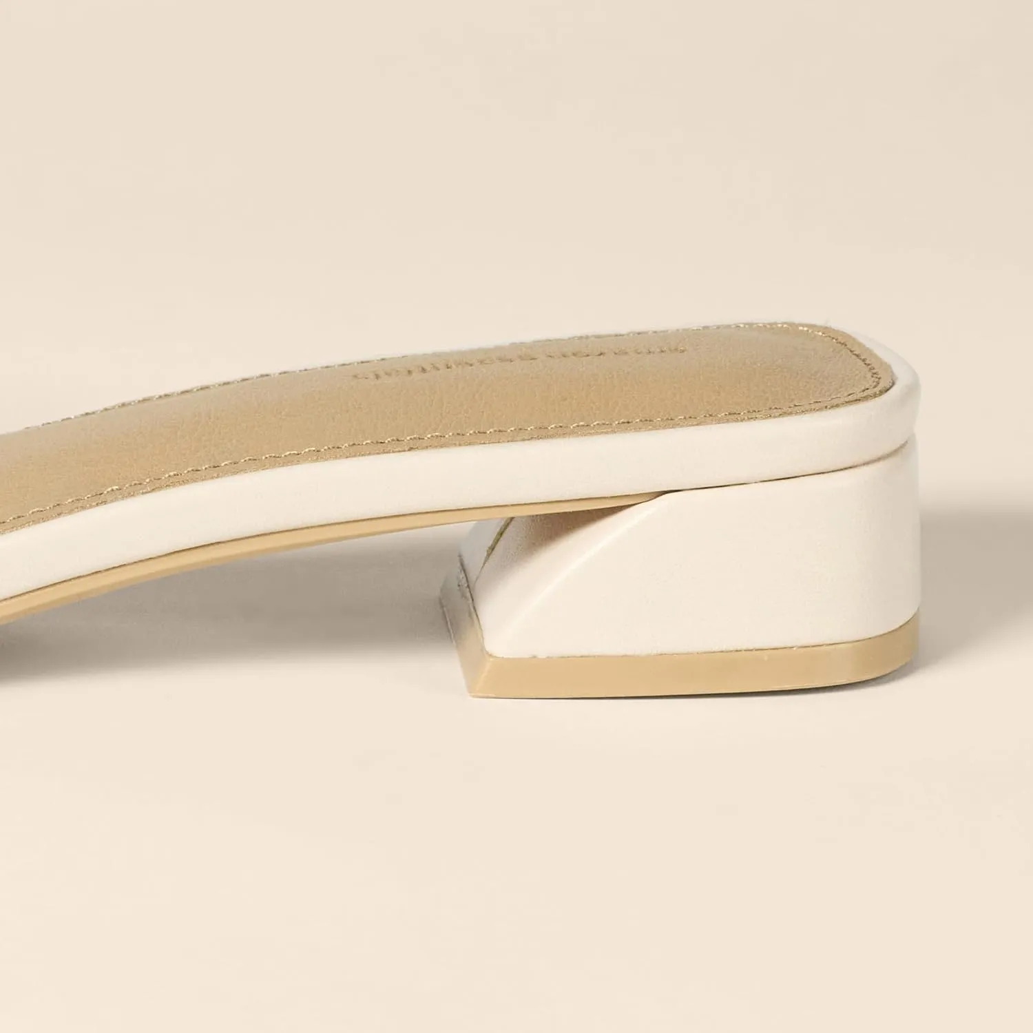 Amazon Essentials Women's Mini Heel Mule Sandals
