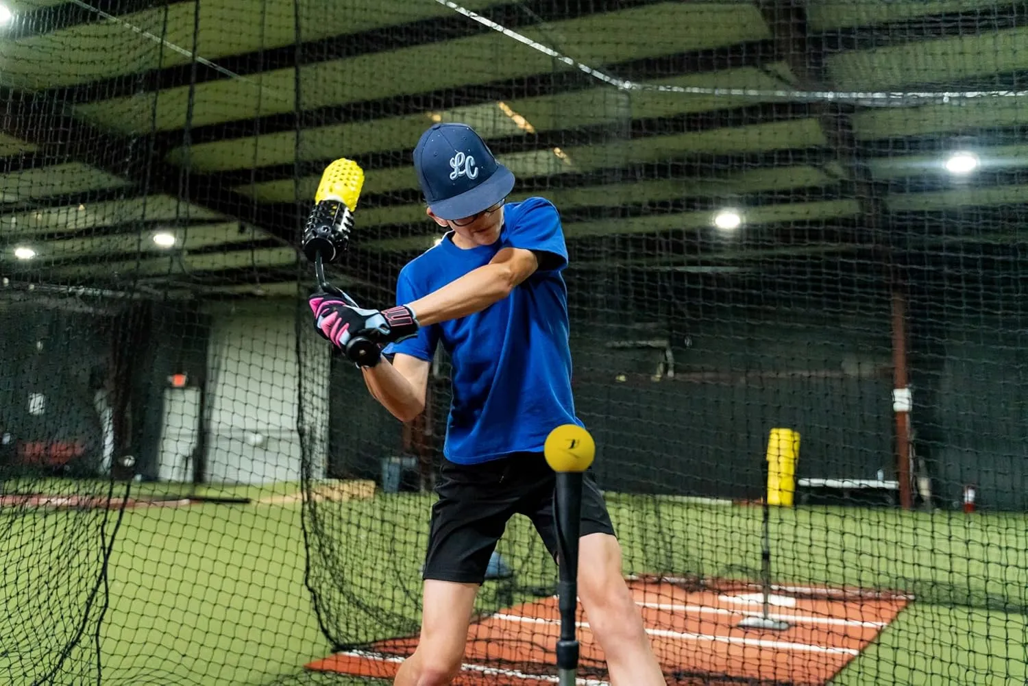 Baseball & Softball Swing Trainer and 12 Durable Foam Balls Bat Swing Air Resistance, Baseball and Softball Training Tool, Batting Aid for Speed and Accuracy