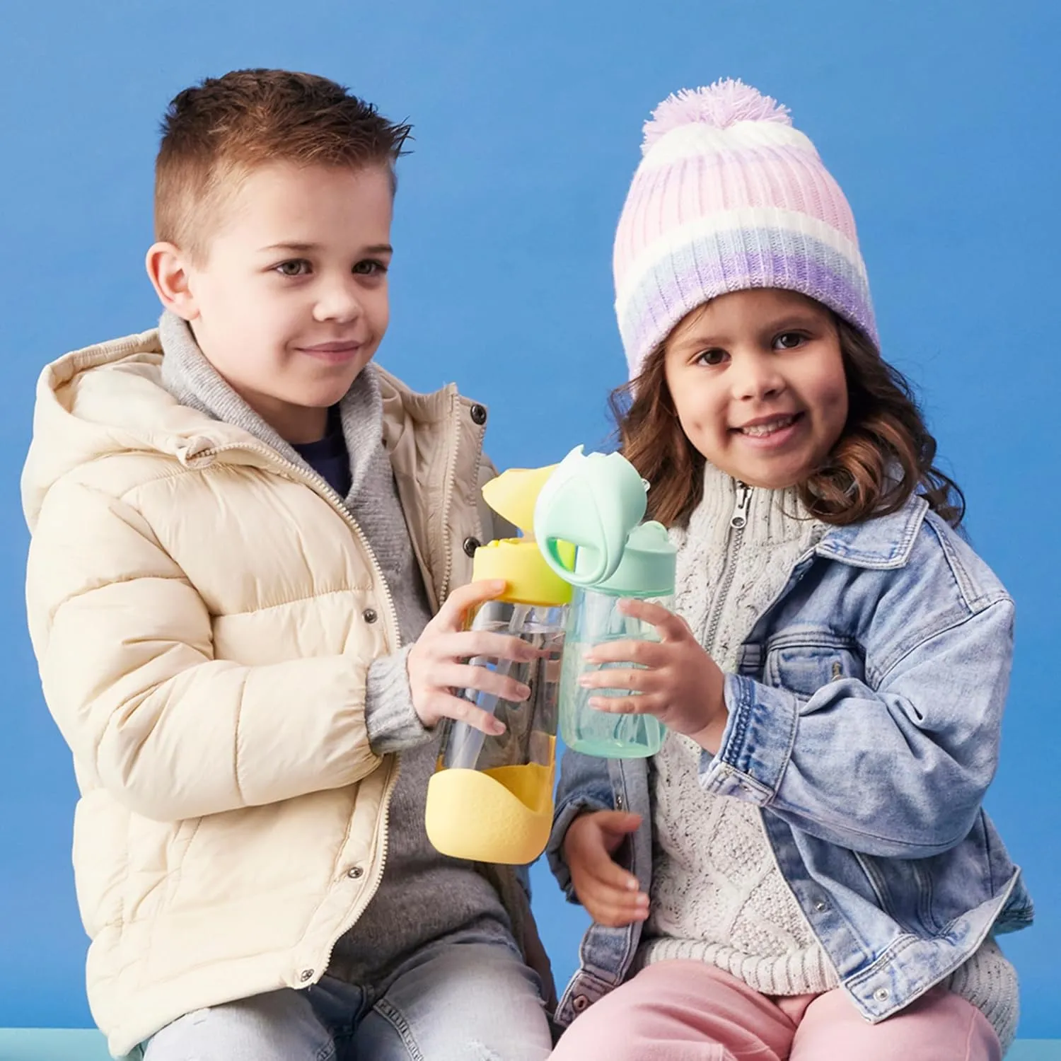 b.box 20 oz Tritan Drink Bottle: Kids Water Bottle with Straw and Lid for School, Sports, Travel, Daycare. Spill Proof & Leak Proof. Easy Grip Triangle Shape. BPA Free, Dishwasher Safe.