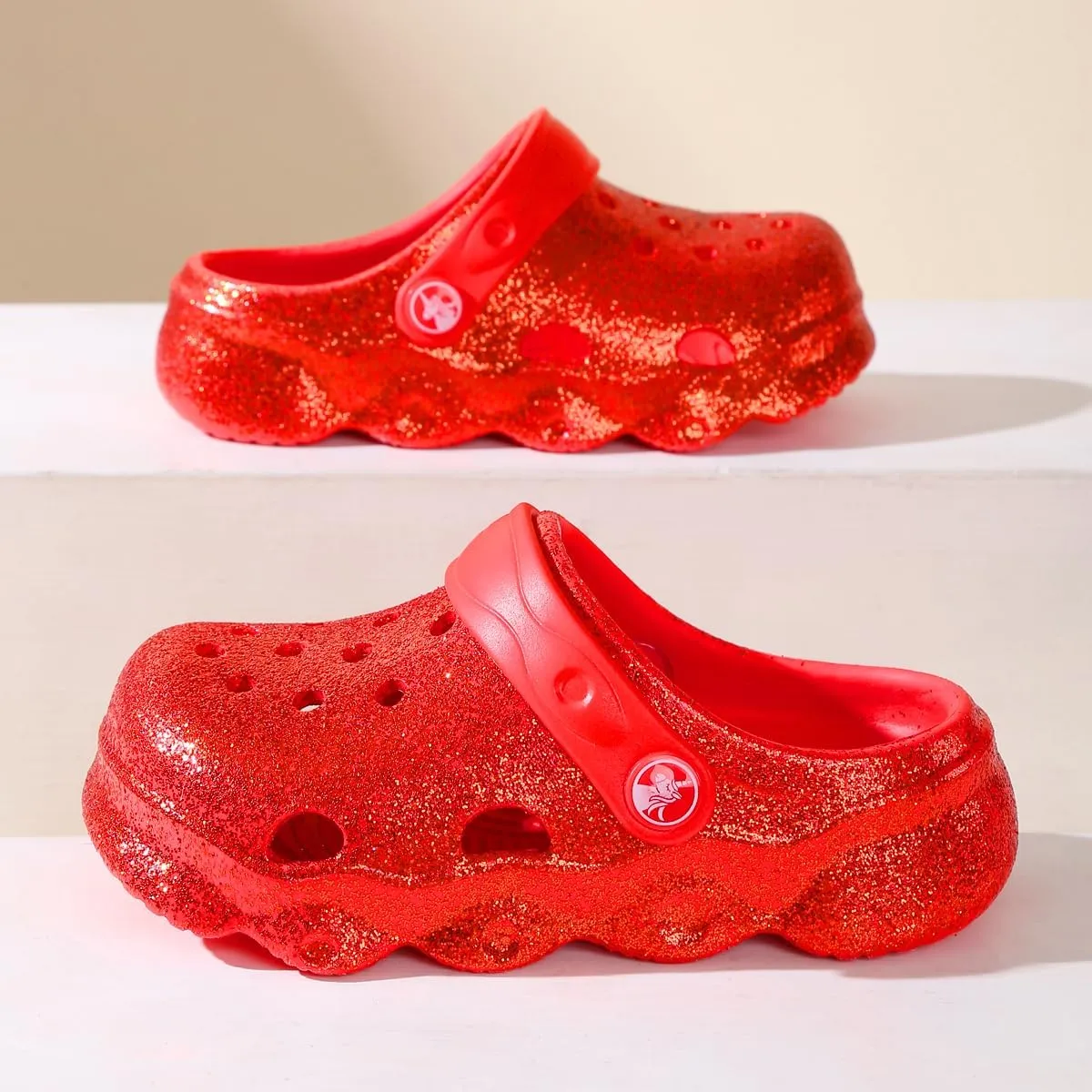 Casual Bright-Colored Clogs for Kid's, Toddlers, Girls, Breathable Lightweight Children's Garden Shoes for Beach Pool, Anti Slip Sandals Clogs, Water Shoes Summer Slides