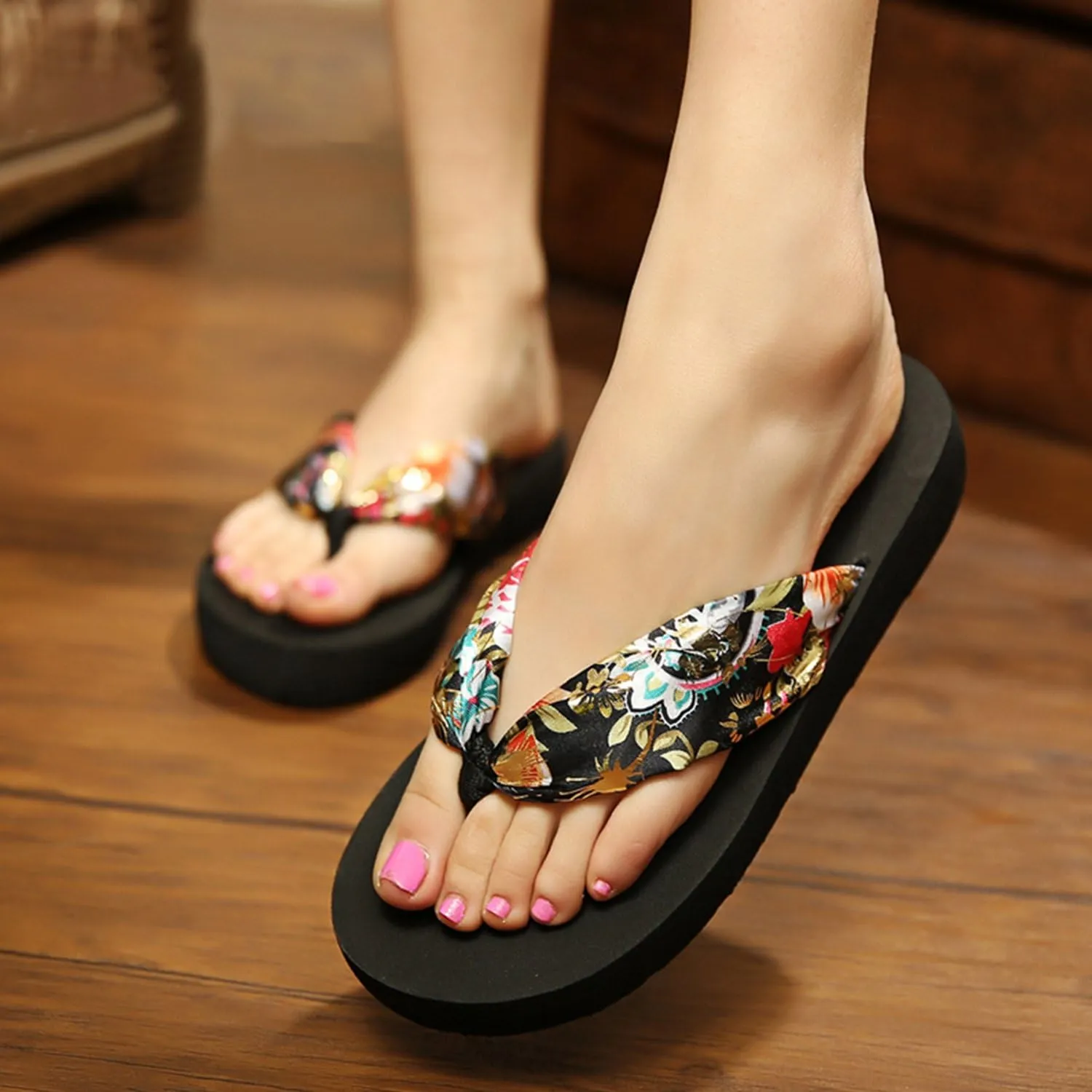 Coushioned Insole Flip Flops with Heal, Women's Floral Sandal with Soft Thong Strap & Anti-Skid Textured Rubber Sole, Slippers for Beach & Casual Wear