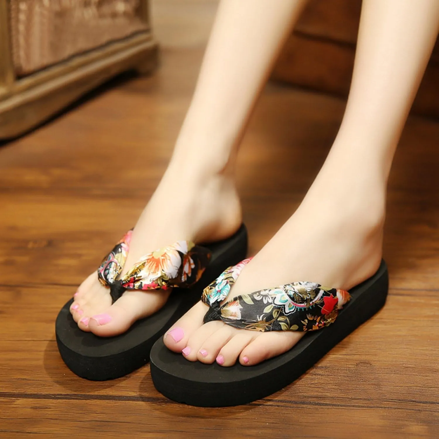 Coushioned Insole Flip Flops with Heal, Women's Floral Sandal with Soft Thong Strap & Anti-Skid Textured Rubber Sole, Slippers for Beach & Casual Wear