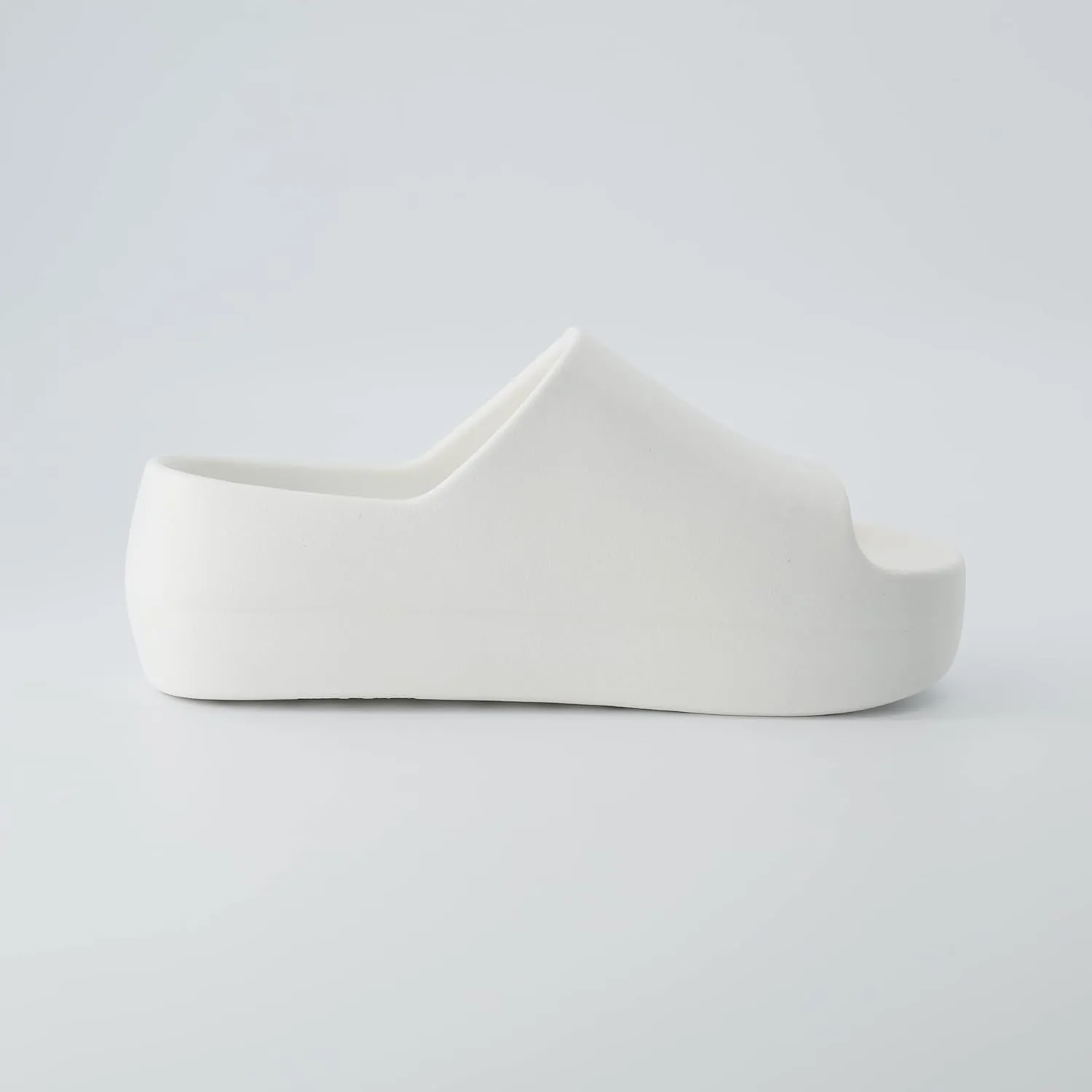 CUSHIONAIRE Women's Harrison platform slide sandal with  Comfort