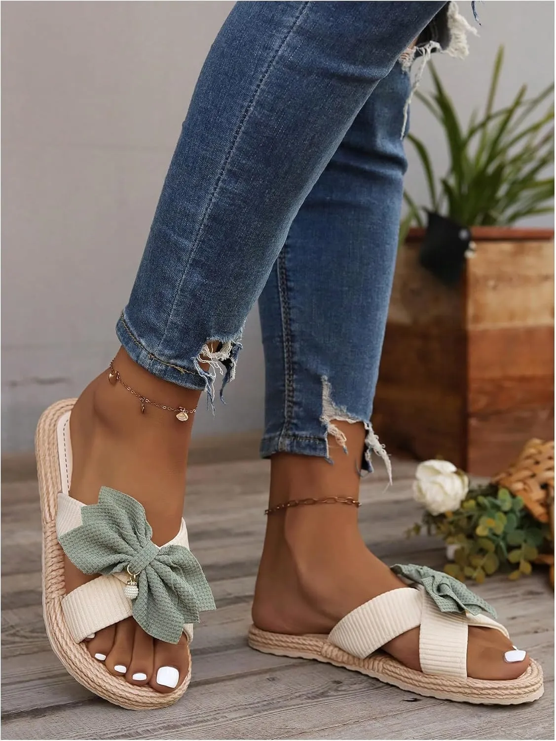 GORGLITTER Women's Bow Tie Vacation Flats Lightweight Criss Cross Open Toe Dressy Slide Sandals