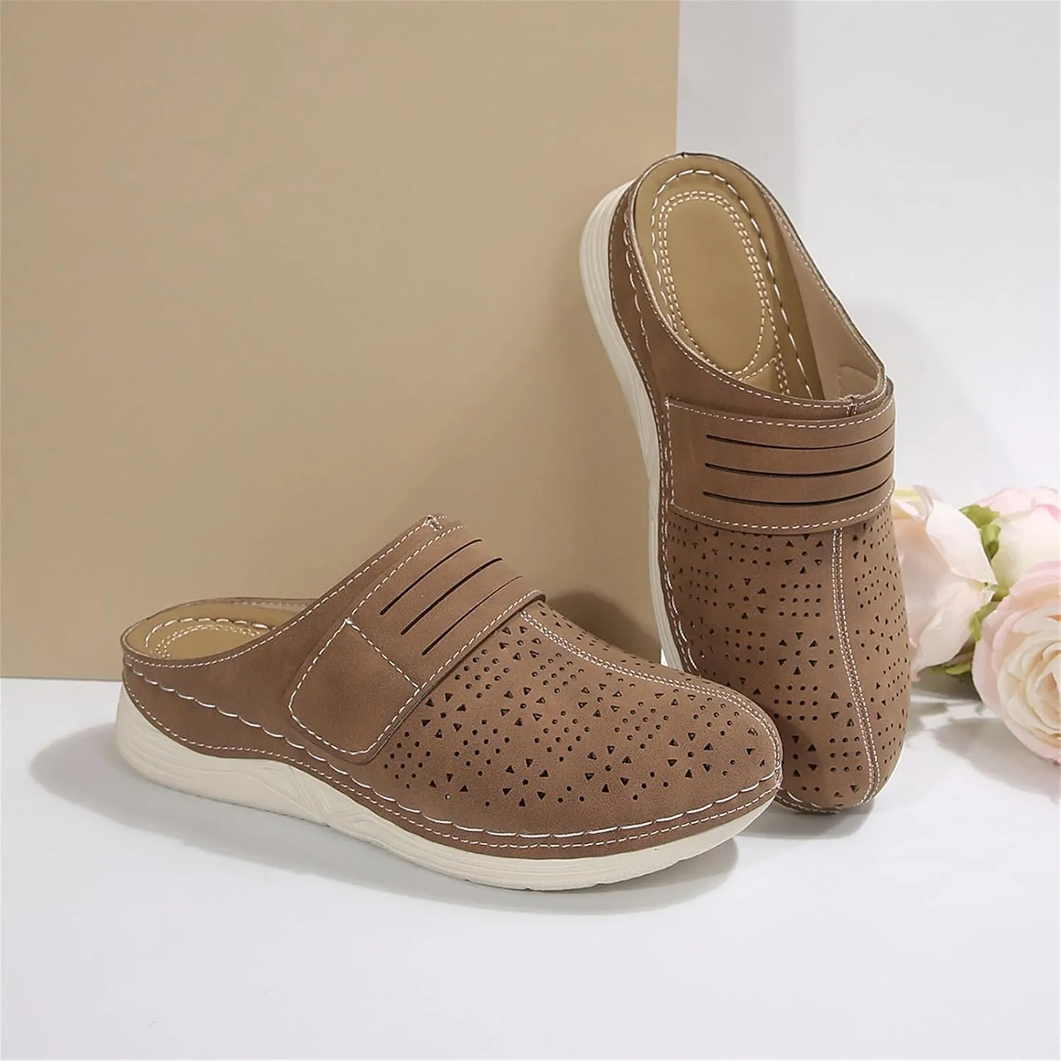 Kubbon Clogs for Womens Slip-On Flat Mule Shoes Comfortable Outdoor Mule Orthopedic Leather Clog Breathable Closed Toe Sandals Summer Wedge Shoes