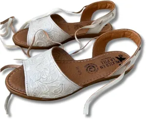 Mexico en la Piel Women's Lace-Up Huarache Sandals - Genuine Leather, Handmade with Floral Cut-Out Design, Casual Comfortable Flats, Closed-Toe and Open-Toe Options, Black and White Colors
