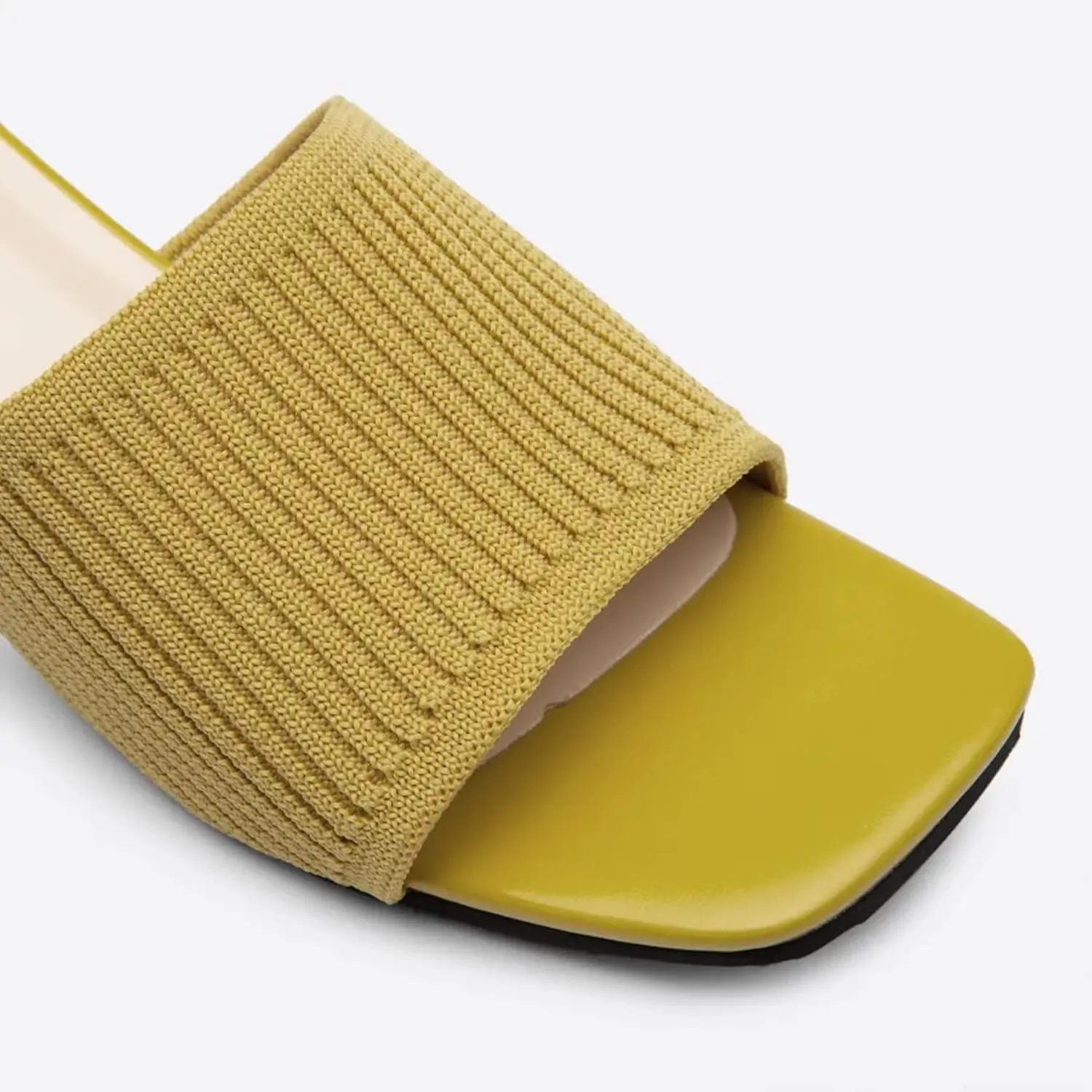 Mousse FIT Women's Breathable Chunky Square Toe Mule Sandals