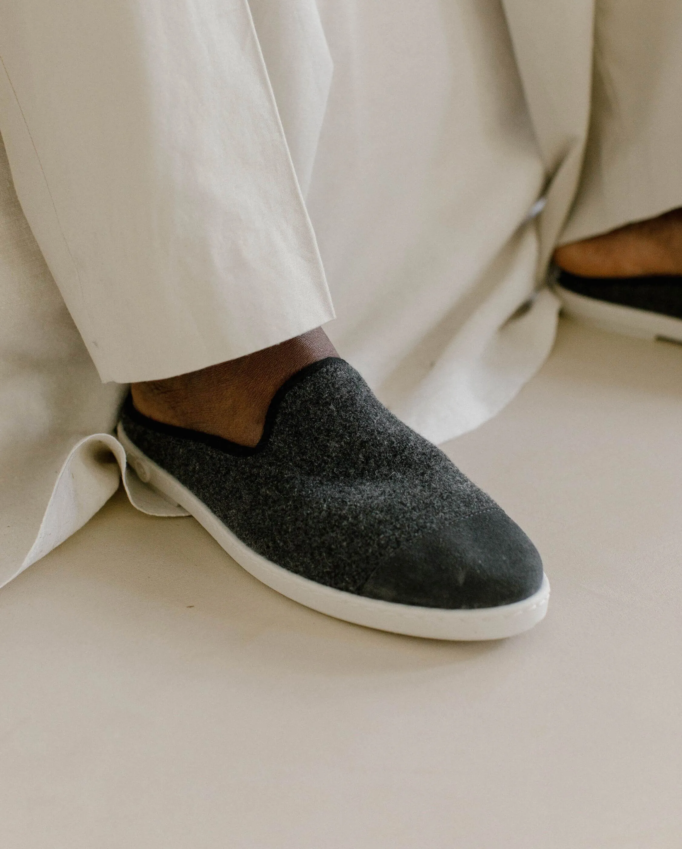 Mule homme laine, gris noir