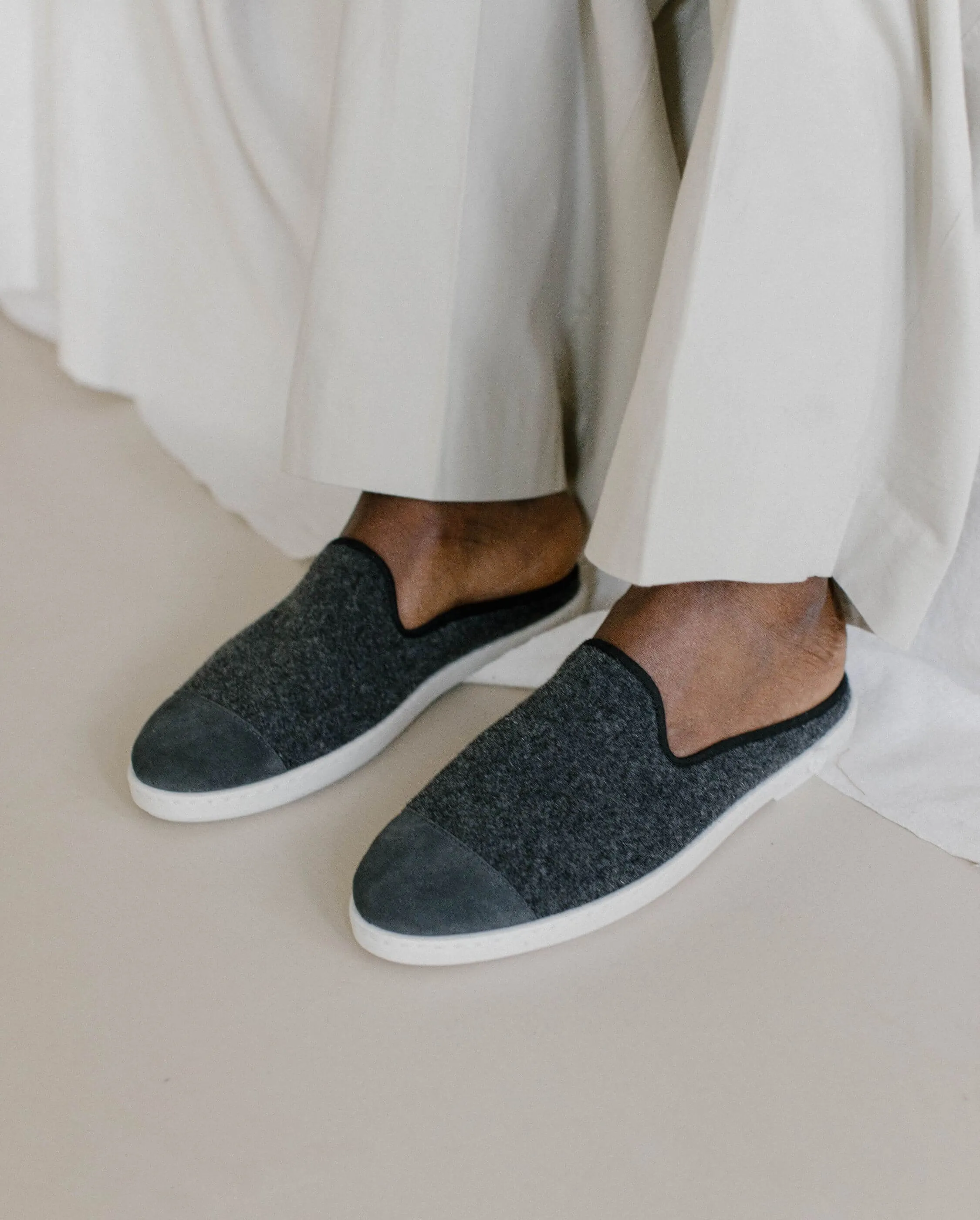 Mule homme laine, gris noir