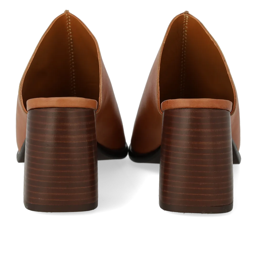 Mule with sculptural heel