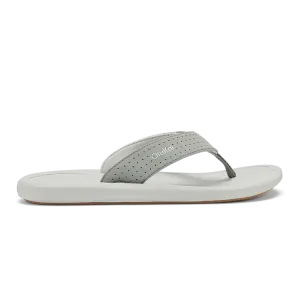 OluKai Men’s Ki’i Lightweight Beach Sandal - Ash|Sterling