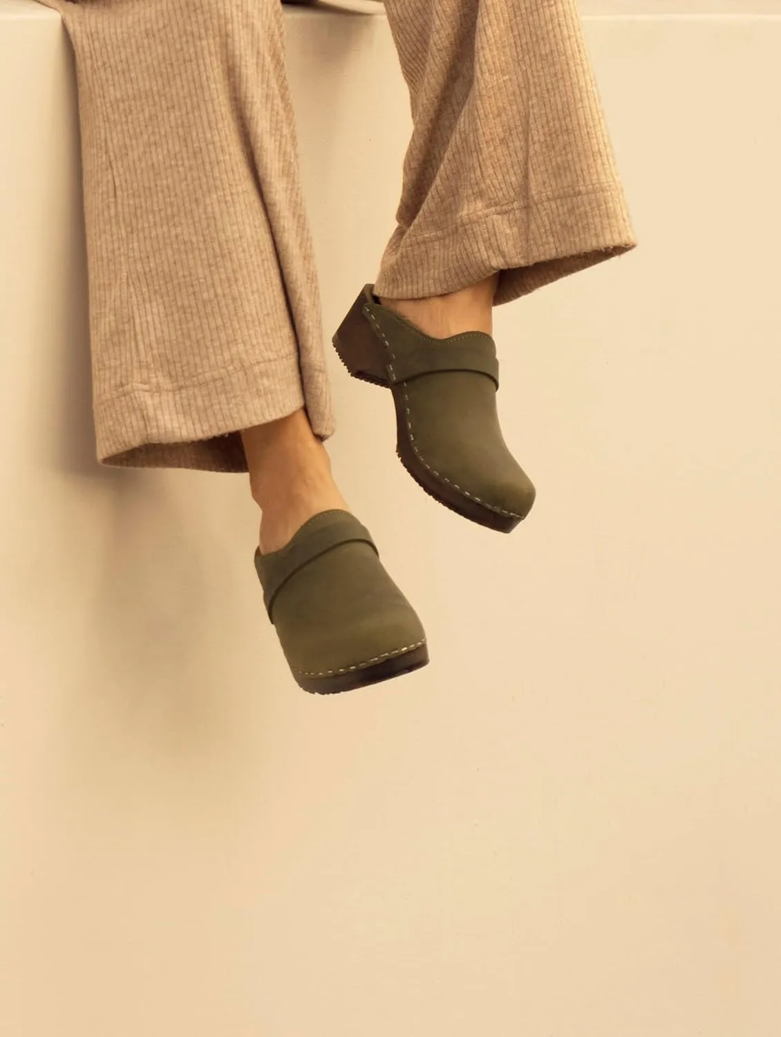 Sandgrens Handmade Swedish Wood Clogs for Women, Low Heel Mule | Tokyo