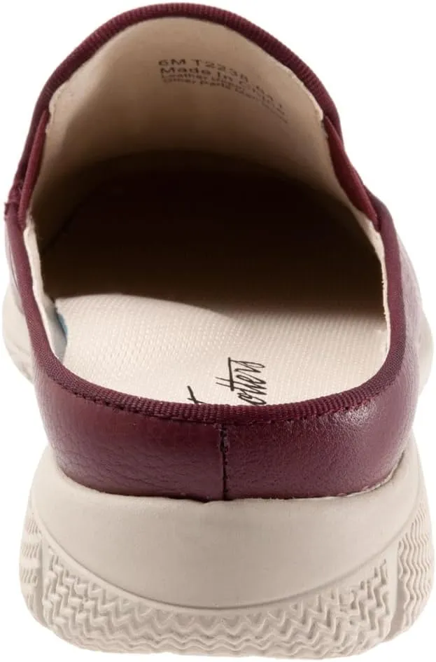 Trotters Women's Uma Loafer