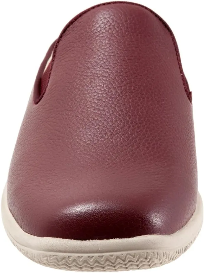 Trotters Women's Uma Loafer
