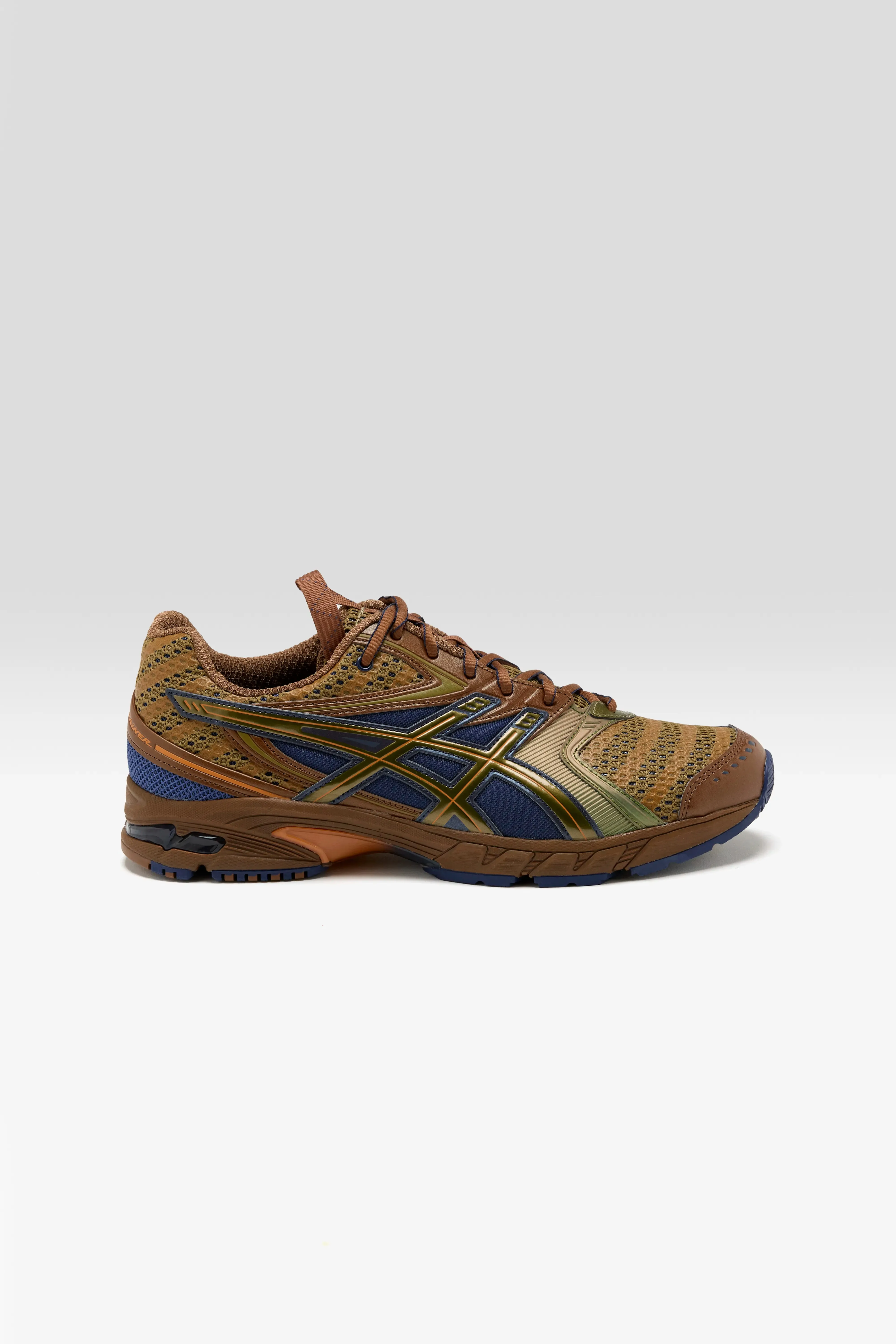 UB9-S Gel-DS Trainer 14 for Men (251 / M / BROWN)