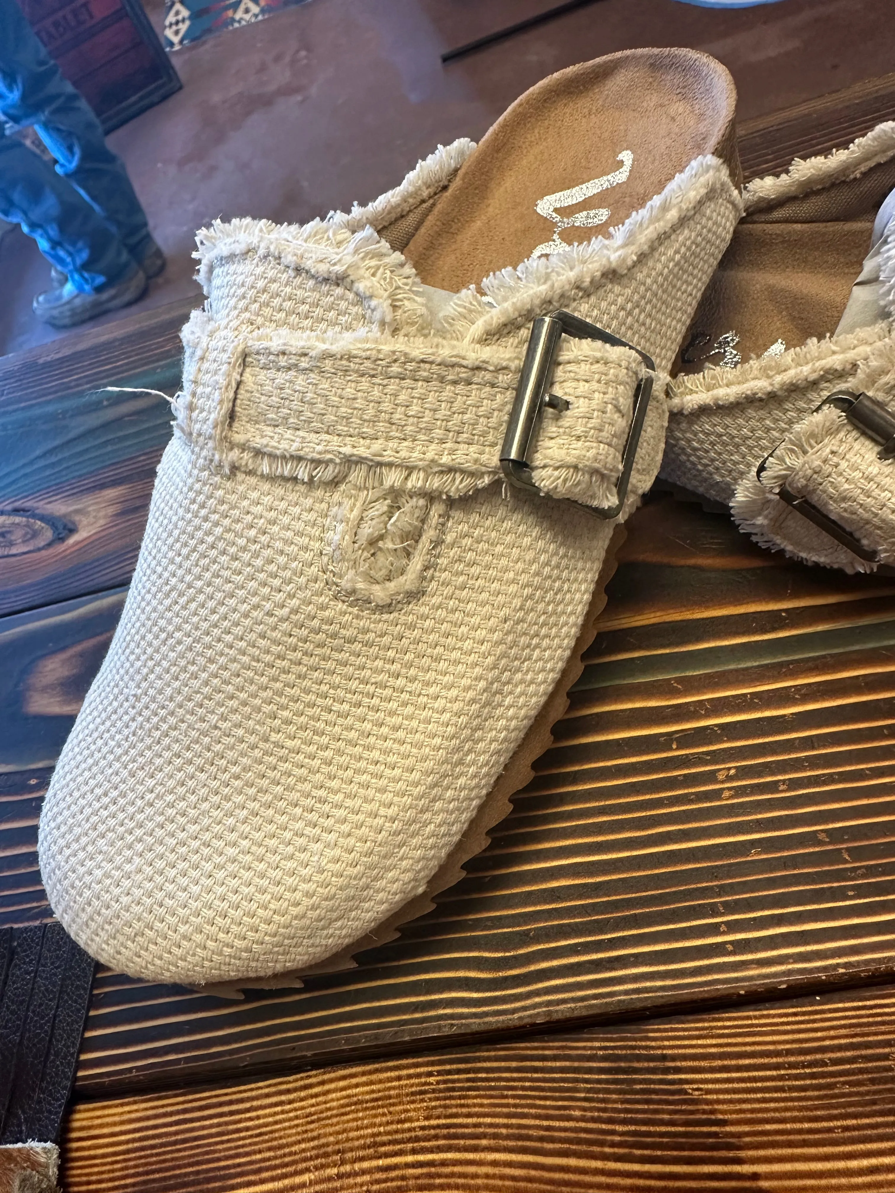 Very G Basket Mule