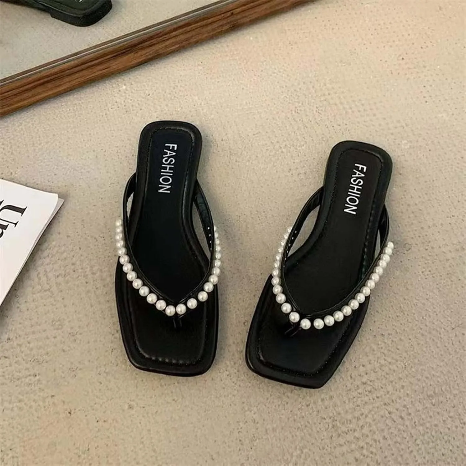 Womens Dressy Flip Flops Pearl Decor Clip Toe Slippers Slip on Slide Thong Sandals Summer Beach Flats Elegant Sandal