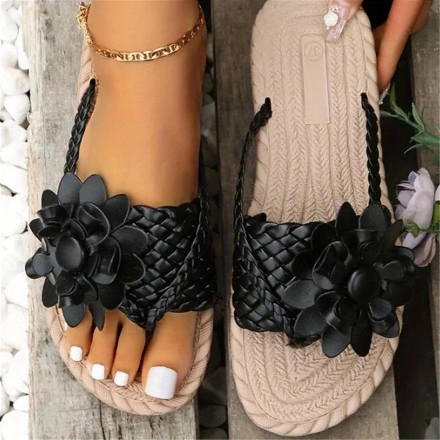 Womens Flat Sandals Flip Flops for Women Flower Braided Slide Sandals Beach Comfortable Slip On Slippers, Espadrille Sole Vacation Outdoor Thong Sandal Comfy Summer Flat Slippers