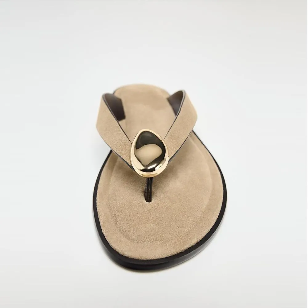 Womens Flat Sandals for Women Comfortable Flip Flops Slide Sandals Summer Beach Thong Sandals with Metal Decoration