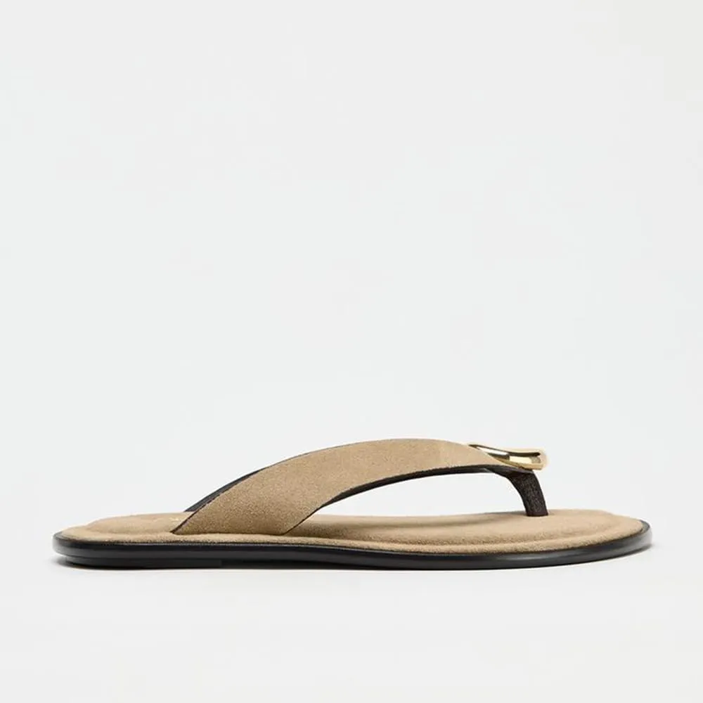 Womens Flat Sandals for Women Comfortable Flip Flops Slide Sandals Summer Beach Thong Sandals with Metal Decoration