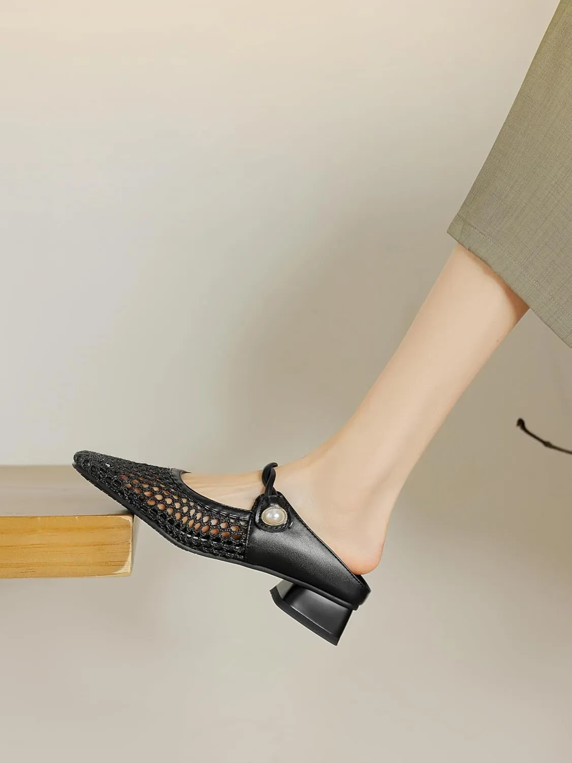 Women's Mesh Mule Flats Low Block Heel Comfortable Breathable Slip-On Shoes Casual Stylish Unique Pearl Mules