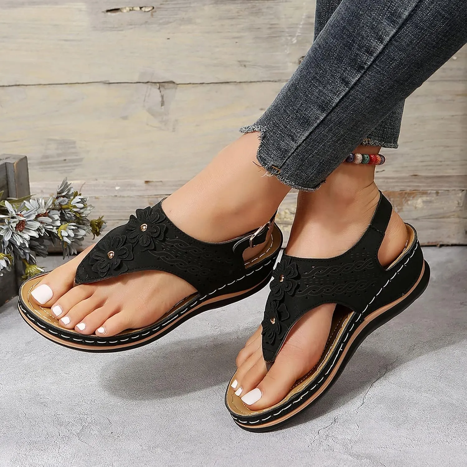 ZSpzx Women Wedge Sandals 2025,Fashion Cut-Out Cute Flower Walking Footwear Breathable Non-Slip Casual Shoe Comfortable Ladies Dress Peep Toe Slides Outdoor Slip-On Slippers Arch Support Ankle Strap